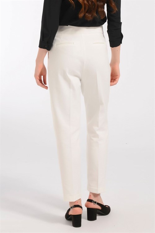 10112-Düğme Detaylı Pileli Kumaş Pantolon - Beyaz-10112-015-Nefise